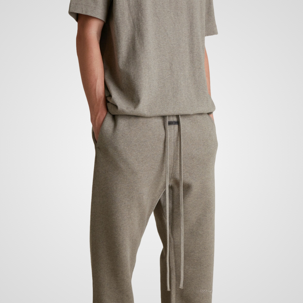 ESSENTIALS Fear of God Sweatpants in Grey - Averlo