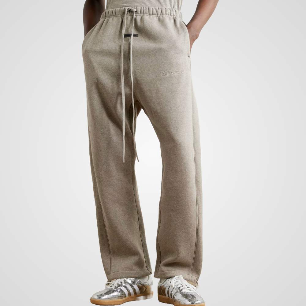 ESSENTIALS Sweatpants Fear of God in Timber - Averlo