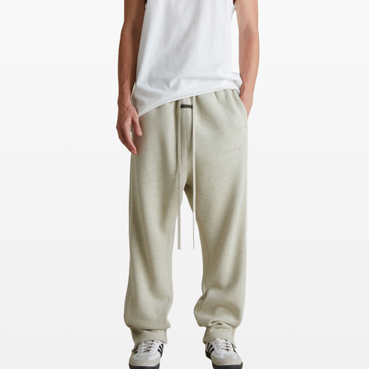 Fear of God ESSENTIALS SS25 Relaxed Fleece Sweatpants With Piping, Heather Stone/Cloud White